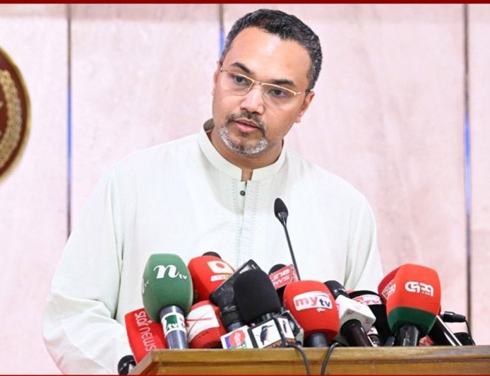জুলাই থেকে প্রাথমিকে পাটের ব্যাগ ও স্কুলের পোশাক দেবে সরকার